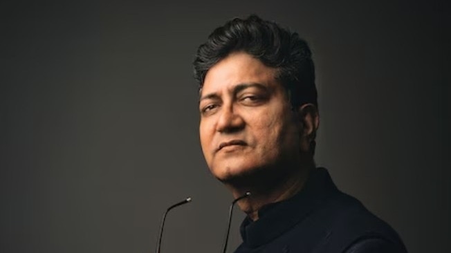 Prasoon Joshi receives MP govt's National Kishore Kumar Award, expresses gratitude
