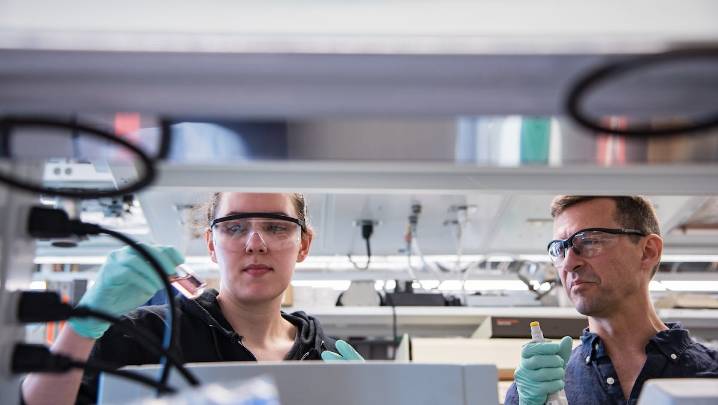 Vermont offers $5K to grads who stay, work in state