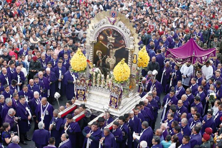 Hoy sale “Señor de los Milagros”