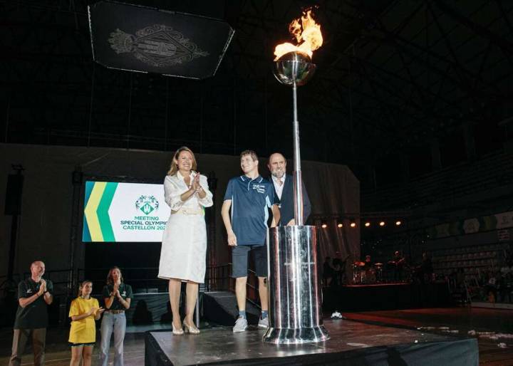 La flama olímpica dona el tret d'eixida al Meeting Internacional Special Olympics a Castelló