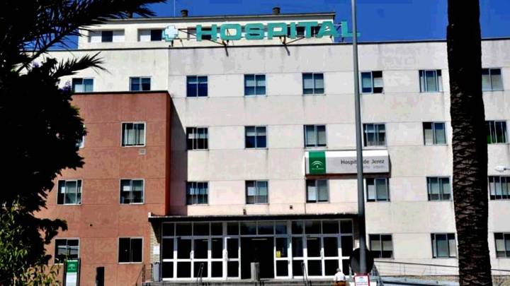 Huida de película en el Hospital de Jerez: un preso se descuelga con sábanas y escapa de madrugada