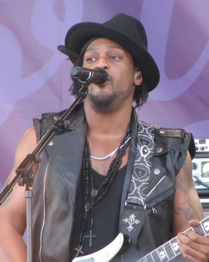 Grammy-Winning Singer D'Angelo Dies of Cancer