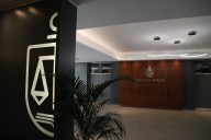 Dos maestros del Derecho, Rosenkrantz y Hernández, debaten la jurisprudencia de la Corte en la UNNE