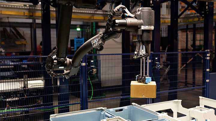 Meet 'Blue Jay': Amazon's New AI Warehouse Robot That Could Replace Thousands