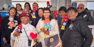 Miles de peruanos mayores de 60 años regresan a las aulas para terminar primaria y secundaria