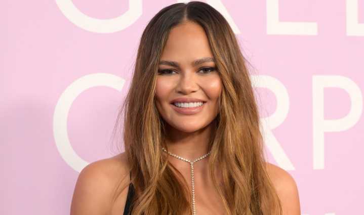 Chrissy Teigen, Orlando Bloom Serve Tables for One Fair Wage