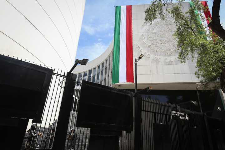 Reportan que trabajadores del Senado y externos formaron red de corrupción