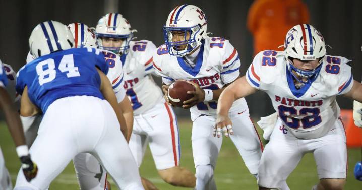 The John Curtis-Jesuit winner shows how ‘we can throw the ball’ in advance of showdown vs. Karr