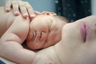 Contacto piel con piel: el mejor comienzo para un recién nacido, según la ciencia