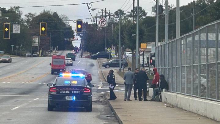 Man trying to sell water at I-75 ramp in Atlanta shot after argument with suspect, police say