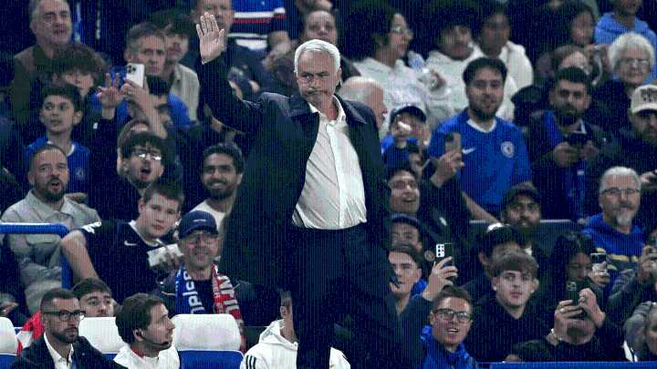 I belong to their history: Jose Mourinho receives hero’s welcome on Chelsea return despite defeat