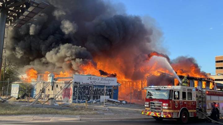 Fire ignites at abandoned Austin motel