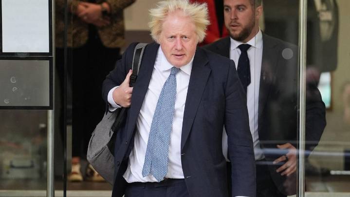 Boris Johnson denies UK failure in planning COVID school closures but apologizes for mistakes