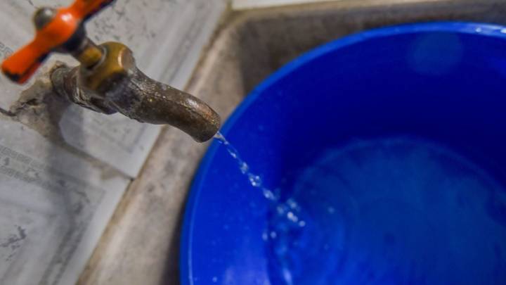 ¿Te pueden cortar el agua por falta de pago? Esto debes saber