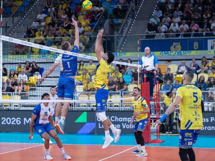 El CV Guaguas fulmina al MÁV Elöre Foxconn y se cita con el Olympiakos en la siguiente ronda de la Champions