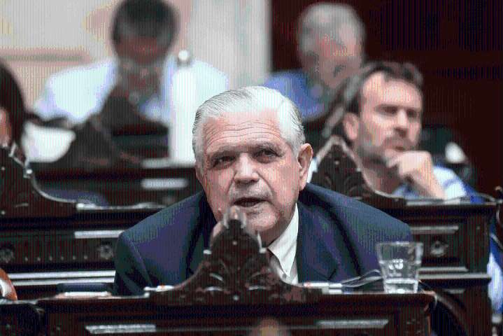 López Murphy criticó a Milei: «vendieron dólares para maquillar el tipo de cambio»