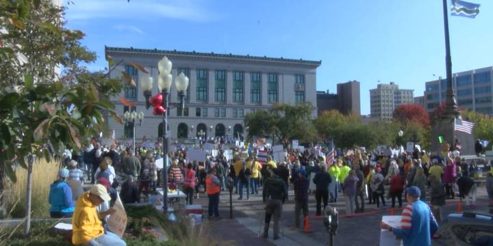5,000 people rally at Duluth ‘No Kings’ protest