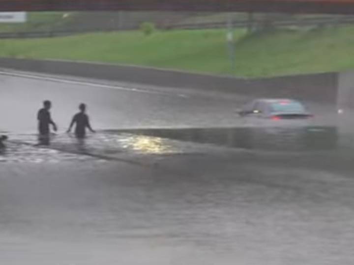 Diluvia en la Ciudad de Buenos Aires y el conurbano: cayeron 100 milímetros en dos horas y se inundó la General Paz