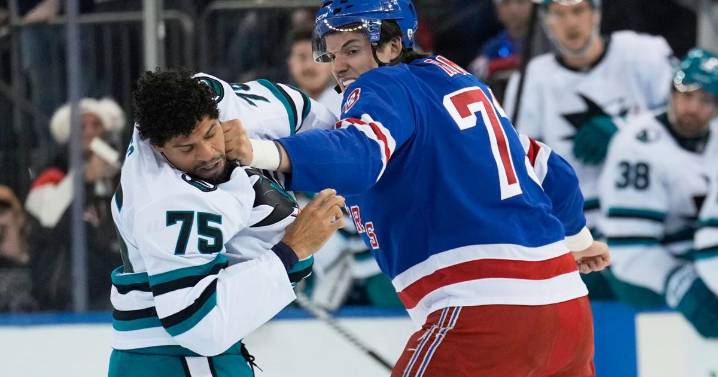 Heavyweights Matt Rempe and Ryan Reaves drop the gloves for a throwback hockey fight