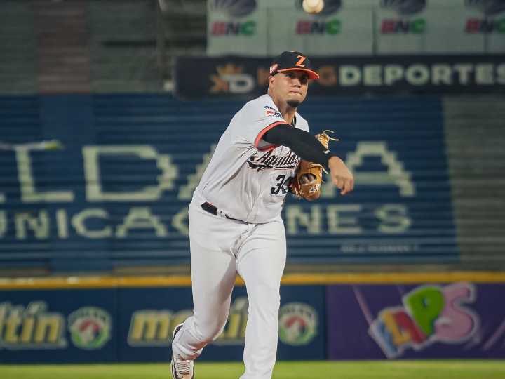 Andry Lara es imbatible en el montículo