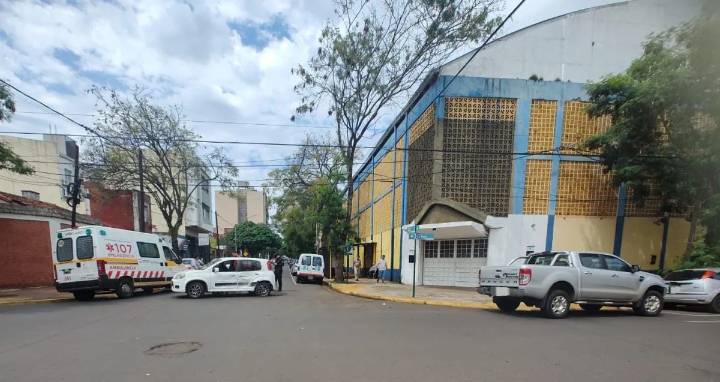 Posadas: colisión entre un auto y una camioneta dejó un herido