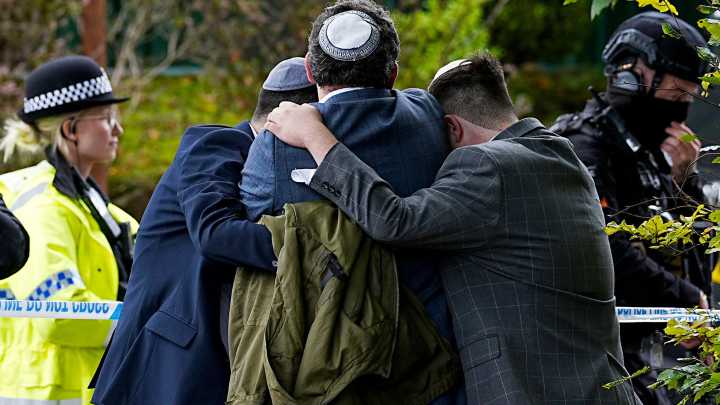 Israeli Leaders React to Terror Attack on UK Synagogue as Navy Intercepts Pro