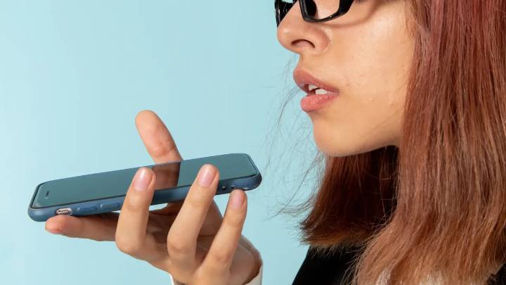 Así puede saber si lo están espiando a través del micrófono de su celular