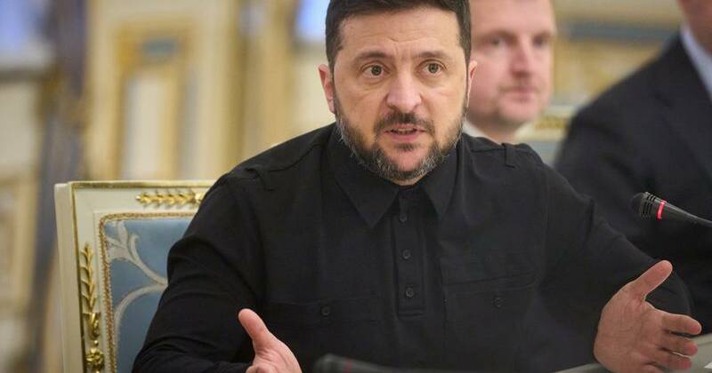 Ukraine ready for talks but won't cede land: Zelenskiy