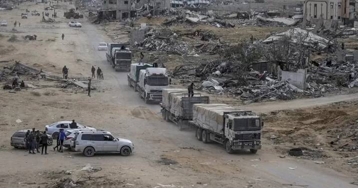 Empieza a entrar ayuda humanitaria a Gaza desde Egipto según el acuerdo de alto al fuego