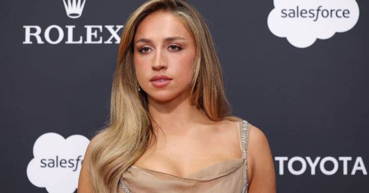 Tate McRae's Dress Could've Done With More Fitting