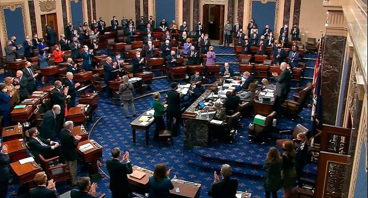 Senado de EEUU aprueba eliminar impuestos a importaciones de Canadá