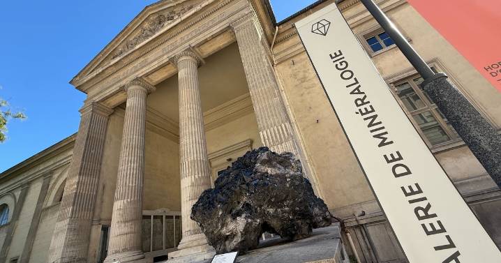 Woman Charged Over $1.8M Golden Nugget Heist From Paris Museum