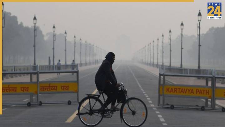 Delhi Air Quality: AQI dips to ‘Poor’, expected to breach 300 by October 16 – check weather forecast for next five days