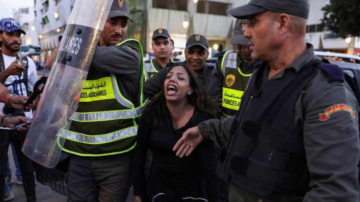 Las protestas de la generación Z en Marruecos se vuelven violentas y dejan 400 detenidos y 300 heridos