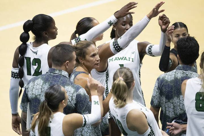 Hawaii women’s volleyball snaps losing streak