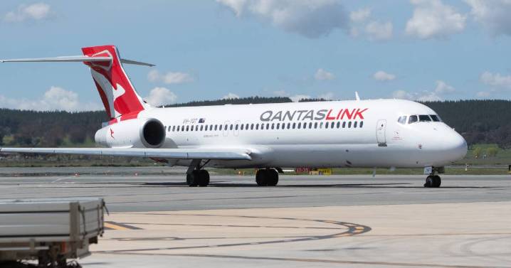 QantasLink crew base in Canberra will close in April 2026