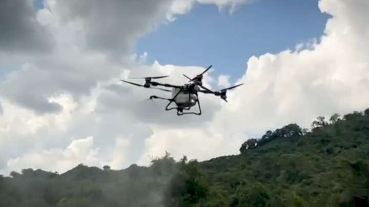 Solidaridad ante Tragedia: En Puebla Dueño de Drones los Presta para Entregar Ayuda a Afectados