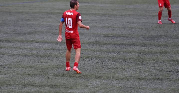 Sergio Santos, capitán y pichichi de la UD Santa Marta: “El inicio lo hubiésemos firmado todos en agosto”