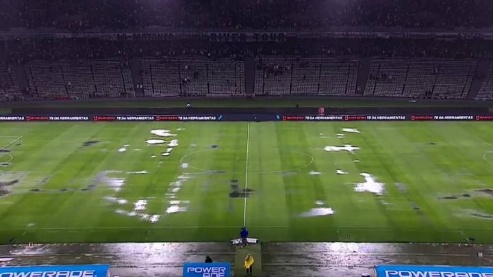 Entretiempo eterno: cuántos minutos estuvo demorado el partido entre Independiente Rivadavia y River
