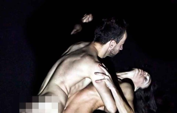 Quita 'Una Eva y un Adán' pudor del cuerpo al desnudo