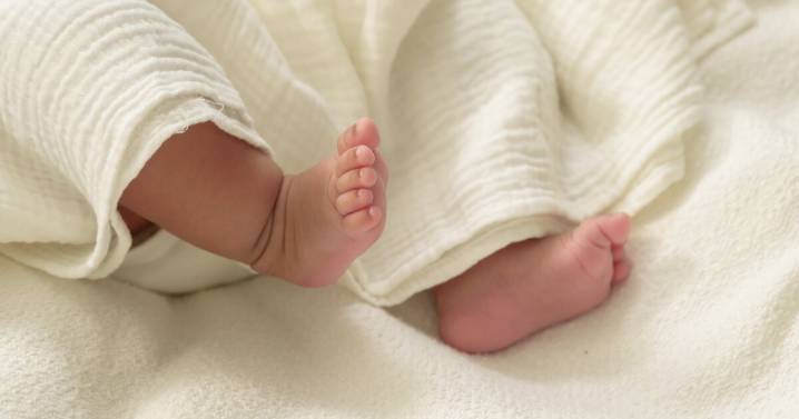 Newborn baby found abandoned on NYC subway platform