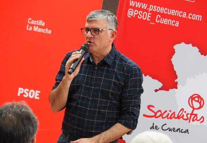 El PSOE critica que Vox haga propaganda en los institutos