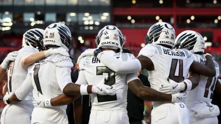 Oregon vs. Wisconsin radio coverage: Station, channel, streaming to listen live to college football game broadcast