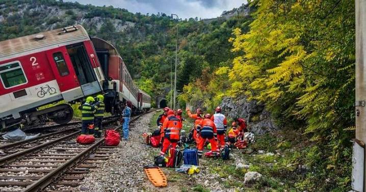 Fast trains collide in Slovakia, injuring dozens