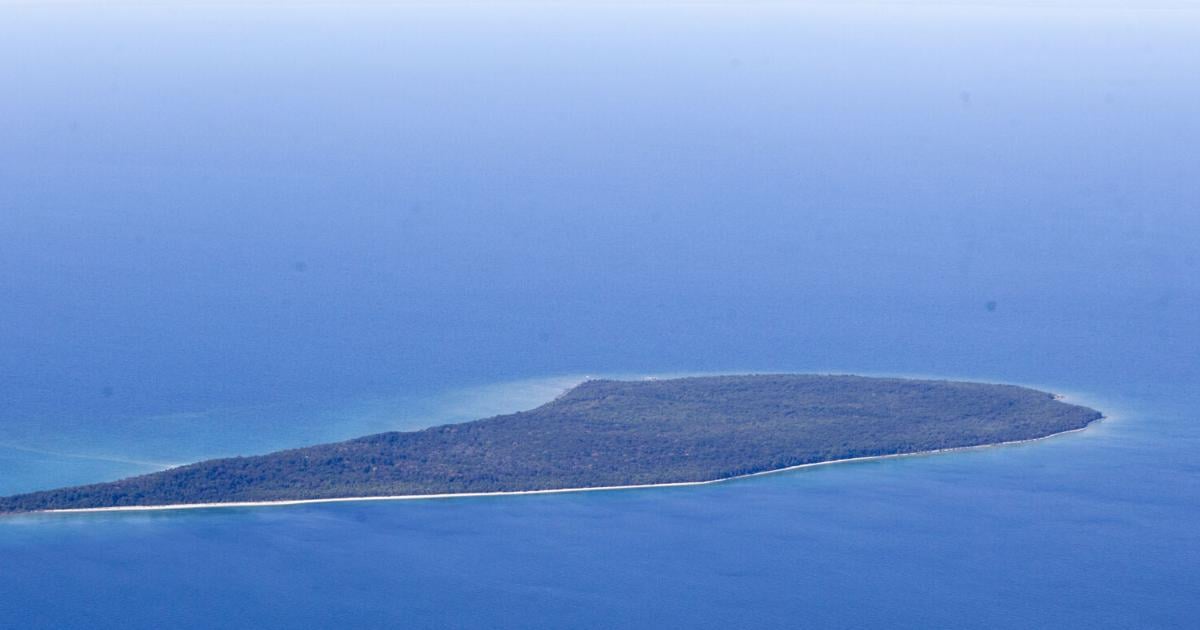Cadillac man petitions for North Fox Island monument