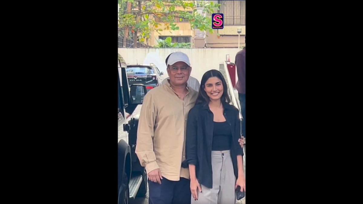 #AlizehAgnihotri turns up looking all smiles as she visits #SshuraKhan!