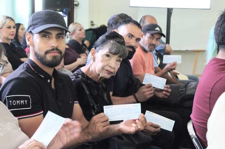 Agradecen locatarios apoyo tras incendio en Mercado Juan Escutia