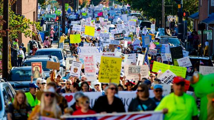 'We're not violent': Hendersonville No Kings event…