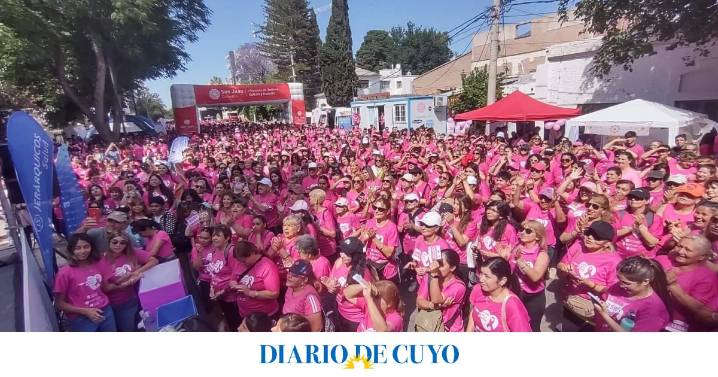 San Juan se envolvió en el listón rosa para concientizar sobre la lucha contra el cáncer de mama