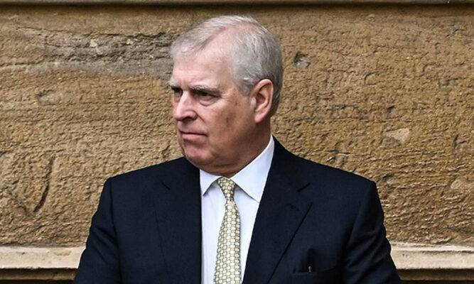 Andrés de Inglaterra renuncia a  todos sus títulos y honores reales
